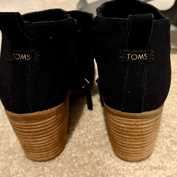 TOMS Black suede ankle boots with a boho vibe #ankleboots - Picture 4 of 6